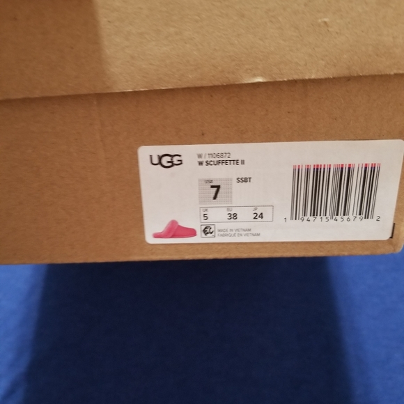 Slippers - Picture 6 of 7